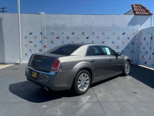 2012 Chrysler 300 Limited
