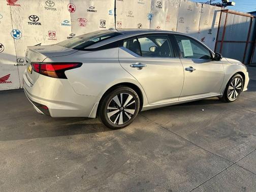 Silver 2022 Nissan Altima 2.5 SV