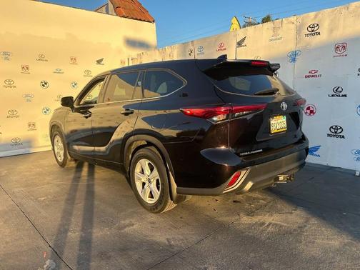 Brown 2021 Toyota Highlander LE