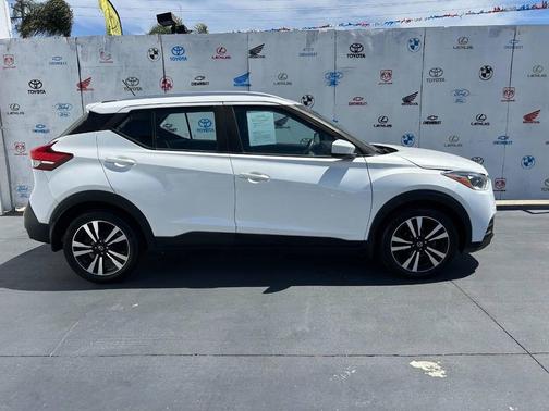 White 2020 Nissan Kicks SV