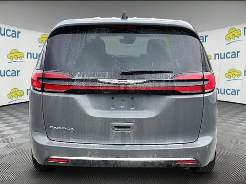 White 2023 Chrysler Pacifica Touring L