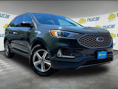 Green 2023 Ford Edge SEL