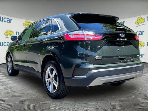 Green 2023 Ford Edge SEL