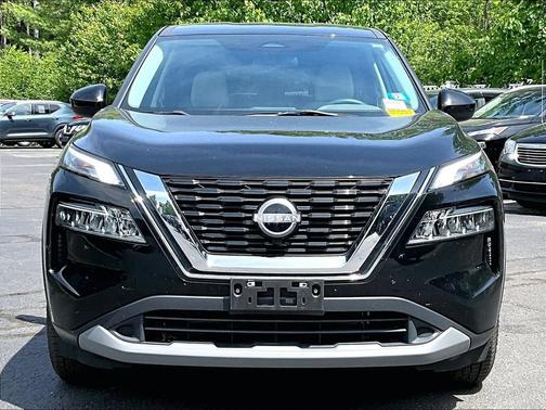 Black 2023 Nissan Rogue SV