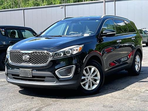 Black 2017 Kia Sorento LX