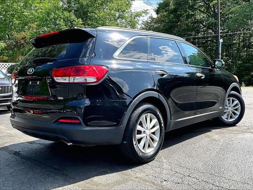 Black 2017 Kia Sorento LX