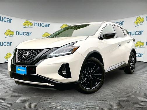 White 2023 Nissan Murano SV