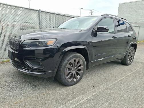 Black 2019 Jeep Cherokee Limited
