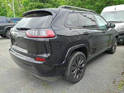 Black 2019 Jeep Cherokee Limited