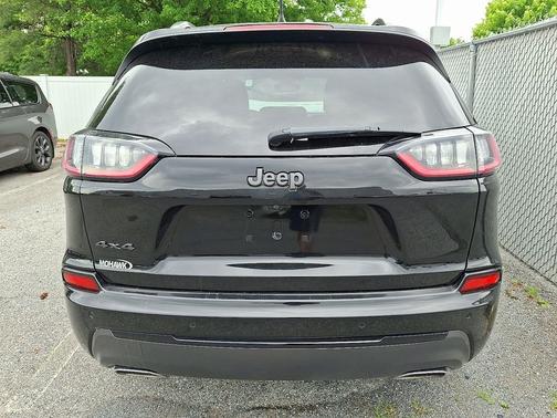 Black 2019 Jeep Cherokee Limited