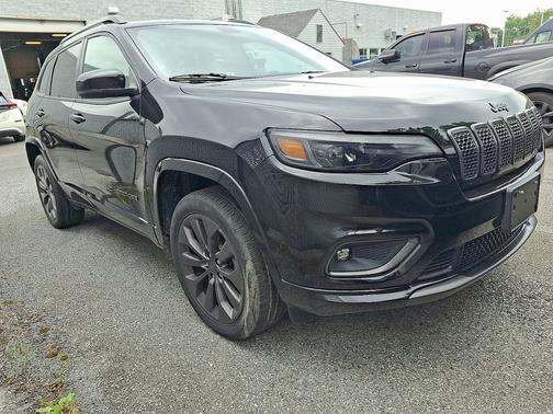 Black 2019 Jeep Cherokee Limited