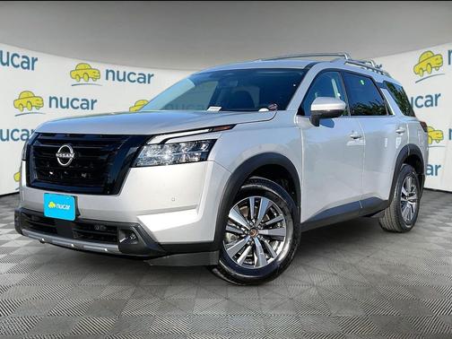 Silver 2023 Nissan Pathfinder SL