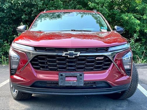 Red 2024 Chevrolet Trax 2RS