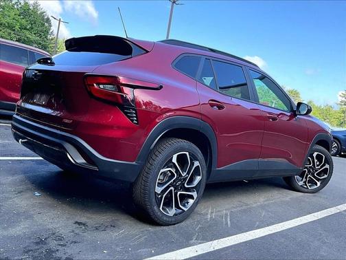 Red 2024 Chevrolet Trax 2RS