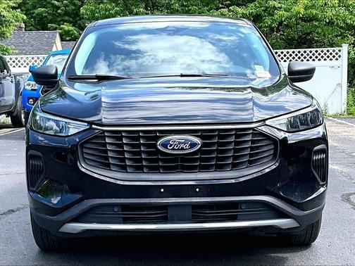 Black 2024 Ford Escape Active