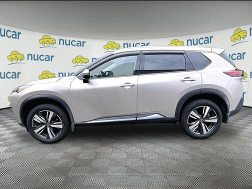 Gold 2022 Nissan Rogue Platinum
