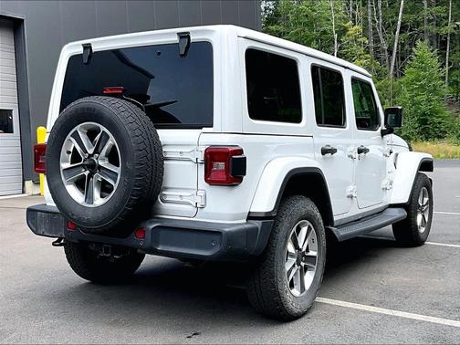 White 2019 Jeep Wrangler Unlimited Sahara
