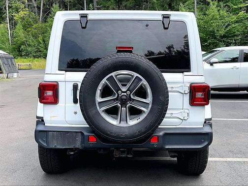 White 2019 Jeep Wrangler Unlimited Sahara