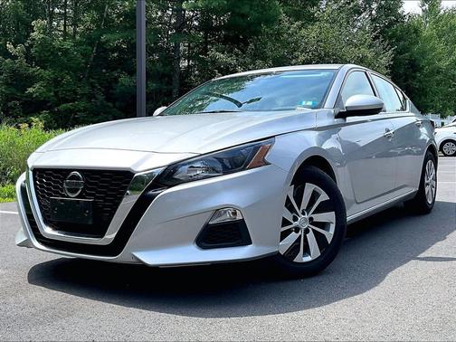 Silver 2022 Nissan Altima 2.5 S
