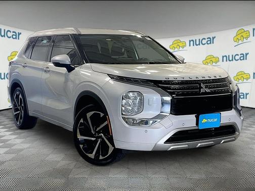 White 2022 Mitsubishi Outlander SEL