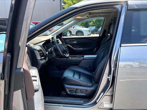 Gray 2021 Nissan Rogue SL