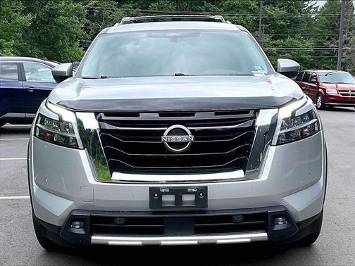 Silver 2022 Nissan Pathfinder Platinum