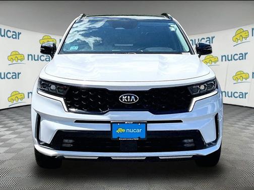 White 2021 Kia Sorento SX