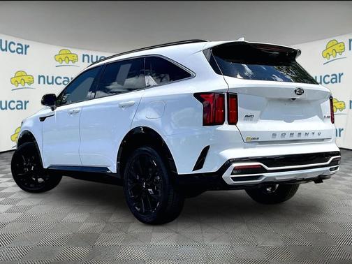 White 2021 Kia Sorento SX