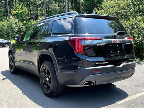 Black 2023 GMC Acadia AT4