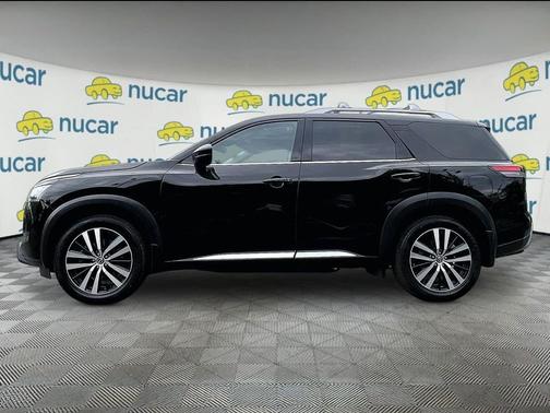 Black 2023 Nissan Pathfinder Platinum
