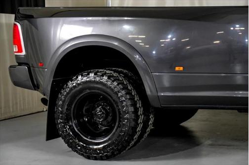 2018 RAM 3500 Laramie Crew Cab 4x4 8' Box