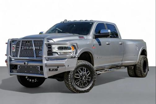 2021 RAM 3500 Laramie Crew Cab 4x4 8' Box