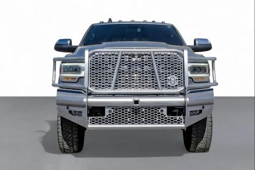 2021 RAM 3500 Laramie Crew Cab 4x4 8' Box