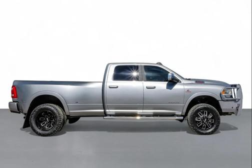 2021 RAM 3500 Laramie Crew Cab 4x4 8' Box