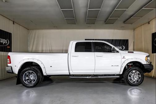 2022 RAM 3500 Big Horn Crew Cab 4x4 8' Box