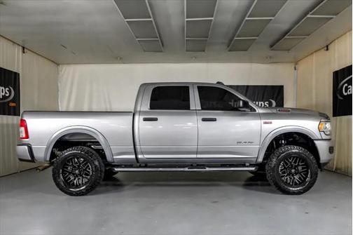 2022 RAM 2500 Tradesman Crew Cab 4x4 6'4' Box