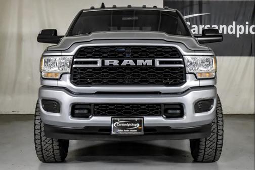 2022 RAM 2500 Tradesman Crew Cab 4x4 6'4' Box