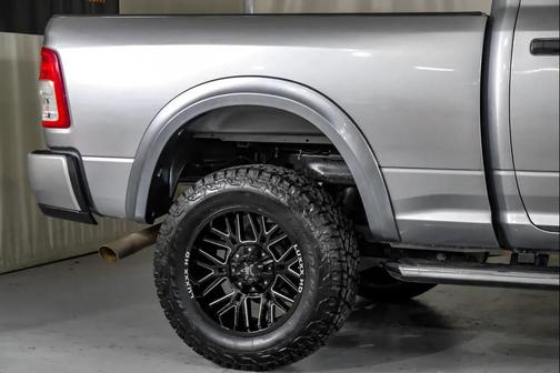 2022 RAM 2500 Tradesman Crew Cab 4x4 6'4' Box