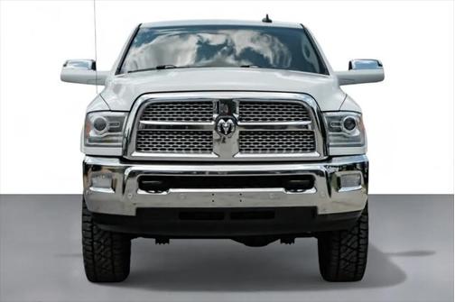2017 RAM 2500 Laramie Crew Cab 4x4 6'4' Box
