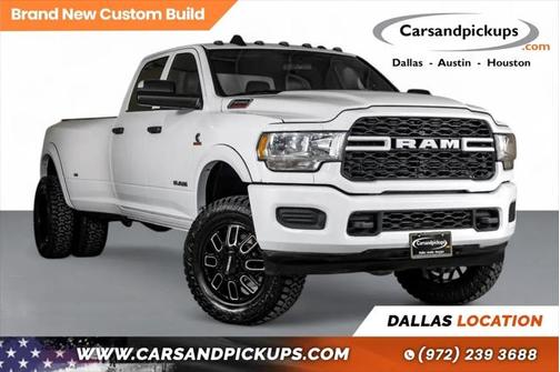 2022 RAM 3500 Tradesman Crew Cab 4x4 8' Box