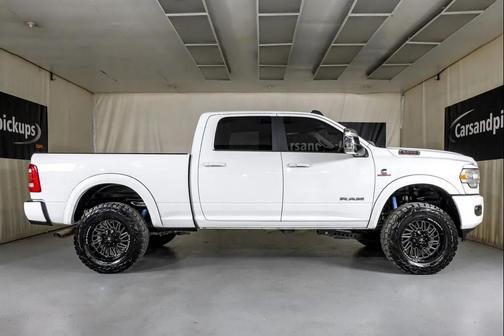2023 RAM 2500 Laramie Crew Cab 4x4 6'4' Box