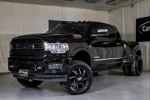Diamond Black Crystal Pearlcoat 2022 RAM 3500 Limited Mega Cab 4x4 6'4' Box