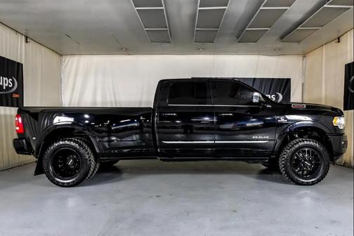 2022 RAM 3500 Limited Crew Cab 4x4 8' Box