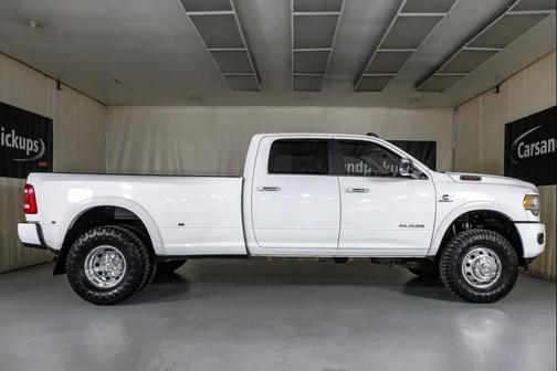 2022 RAM 3500 Laramie Crew Cab 4x4 8' Box