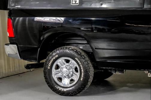 2017 RAM 2500 Tradesman Crew Cab 4x4 8' Box