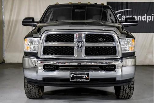 2017 RAM 2500 Tradesman Crew Cab 4x4 8' Box