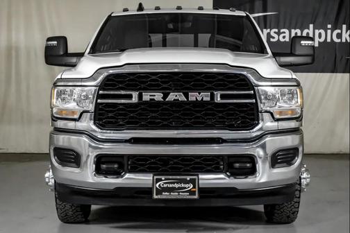 2024 RAM 3500 Tradesman Crew Cab 4x4 8' Box