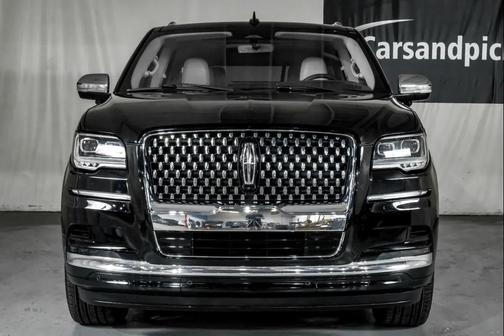 2022 Lincoln Navigator Black Label
