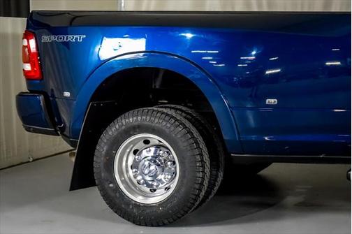 2021 RAM 3500 Laramie Crew Cab 4x4 8' Box