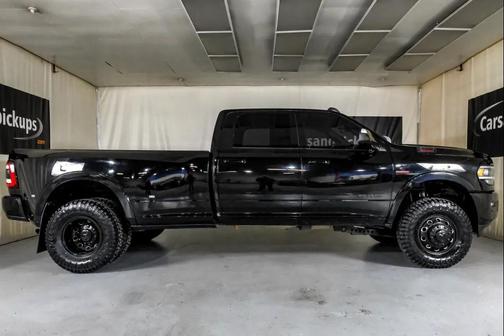 2021 RAM 3500 Laramie Crew Cab 4x4 8' Box